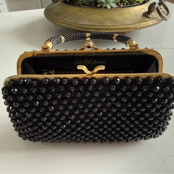 Beautiful Vintage 60’s Saks 5th Avenue Black Beaded Handbag Excellent condition - Picture 3 of 7